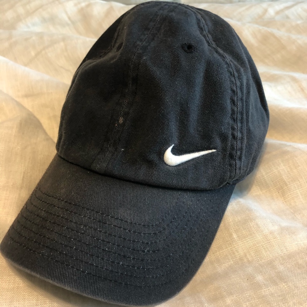 Black nike hat